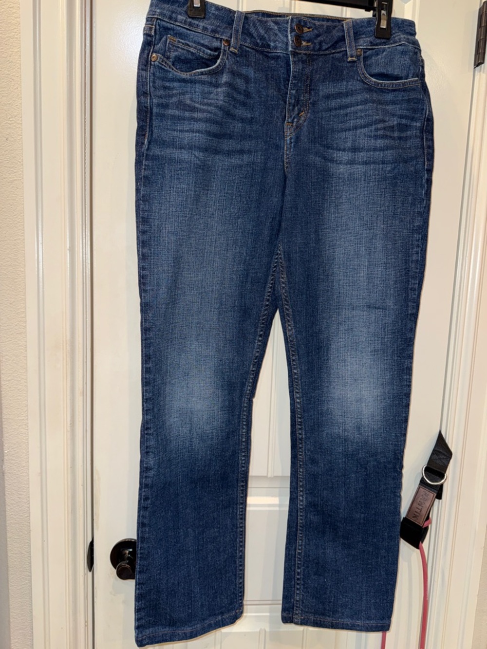 Levi's Women's Medium Blue Straight-Leg Jeans